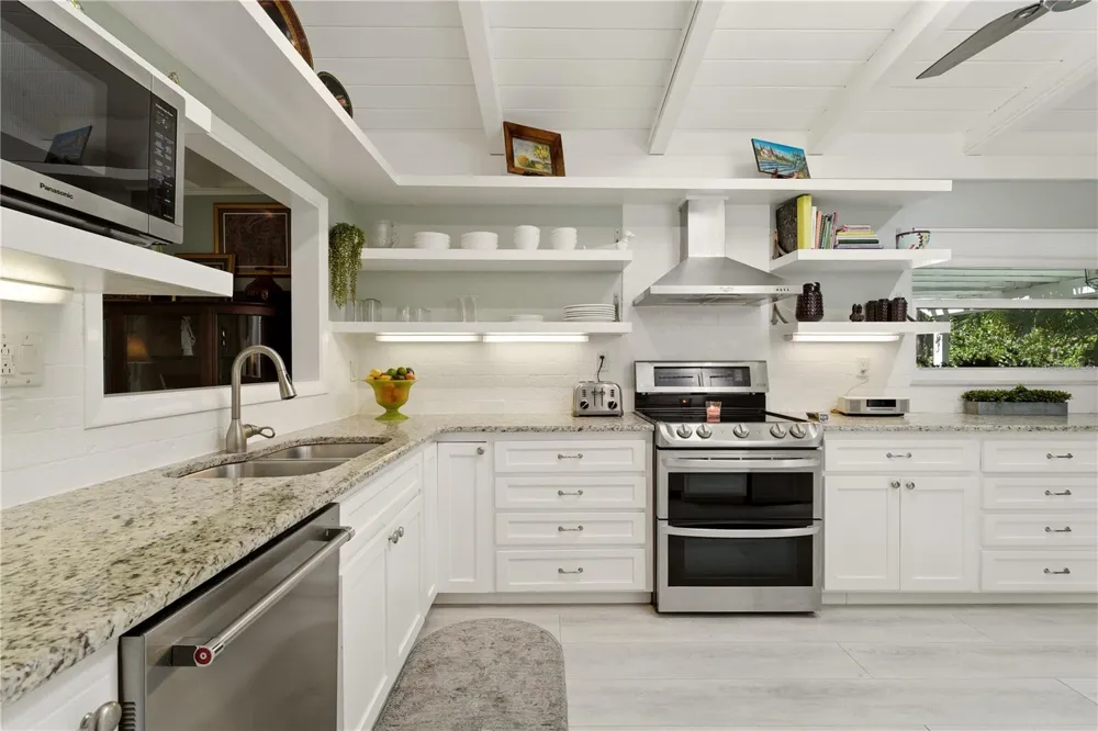 3424 OLD OAK DRIVE Sarasota, FL 34239
