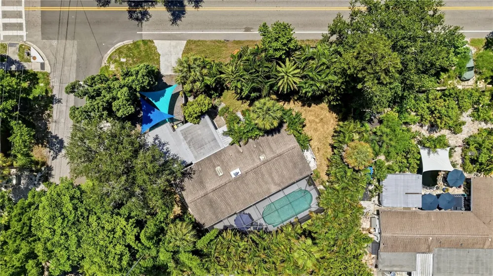 3424 OLD OAK DRIVE Sarasota, FL 34239