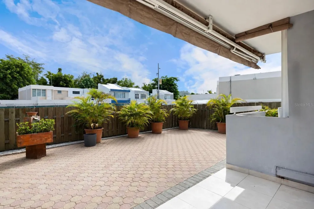 7-B-1 CHALETS DEL PARQUE #7B1 Guaynabo, PR 00969