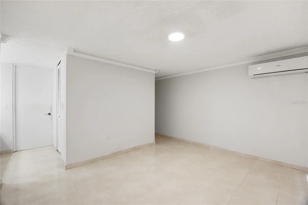 7-B-1 CHALETS DEL PARQUE #7B1 Guaynabo, PR 00969