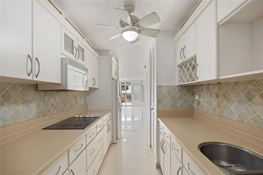 7-B-1 CHALETS DEL PARQUE #7B1 Guaynabo, PR 00969