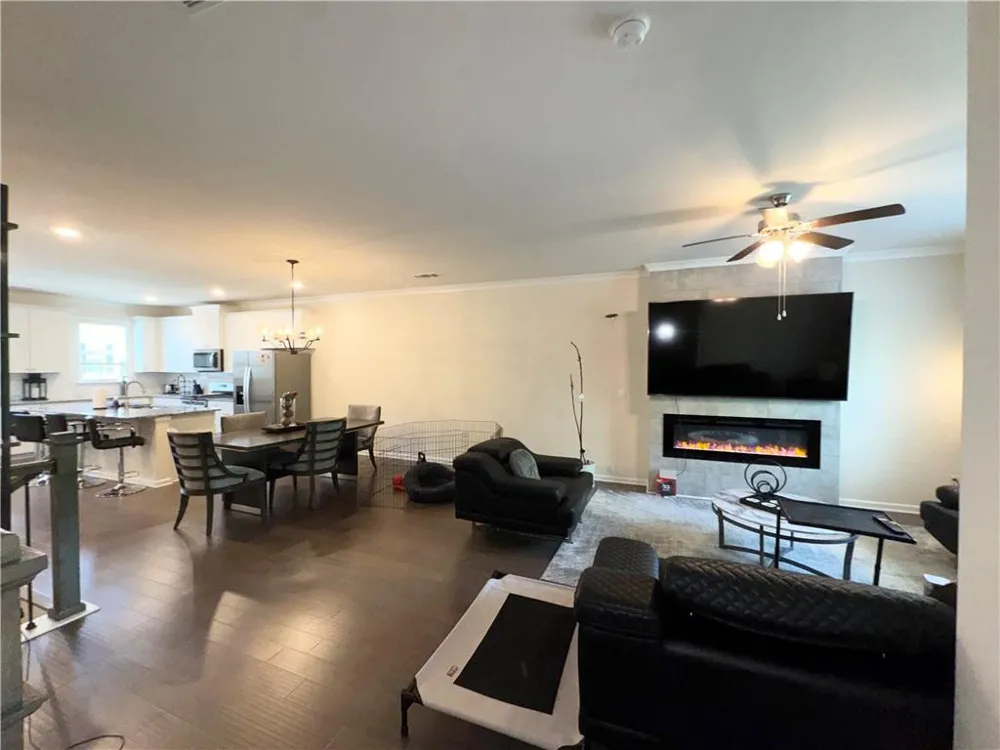 3025 Westpoint Circle Snellville, GA 30078