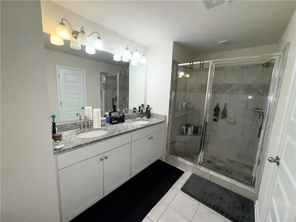 3025 Westpoint Circle Snellville, GA 30078