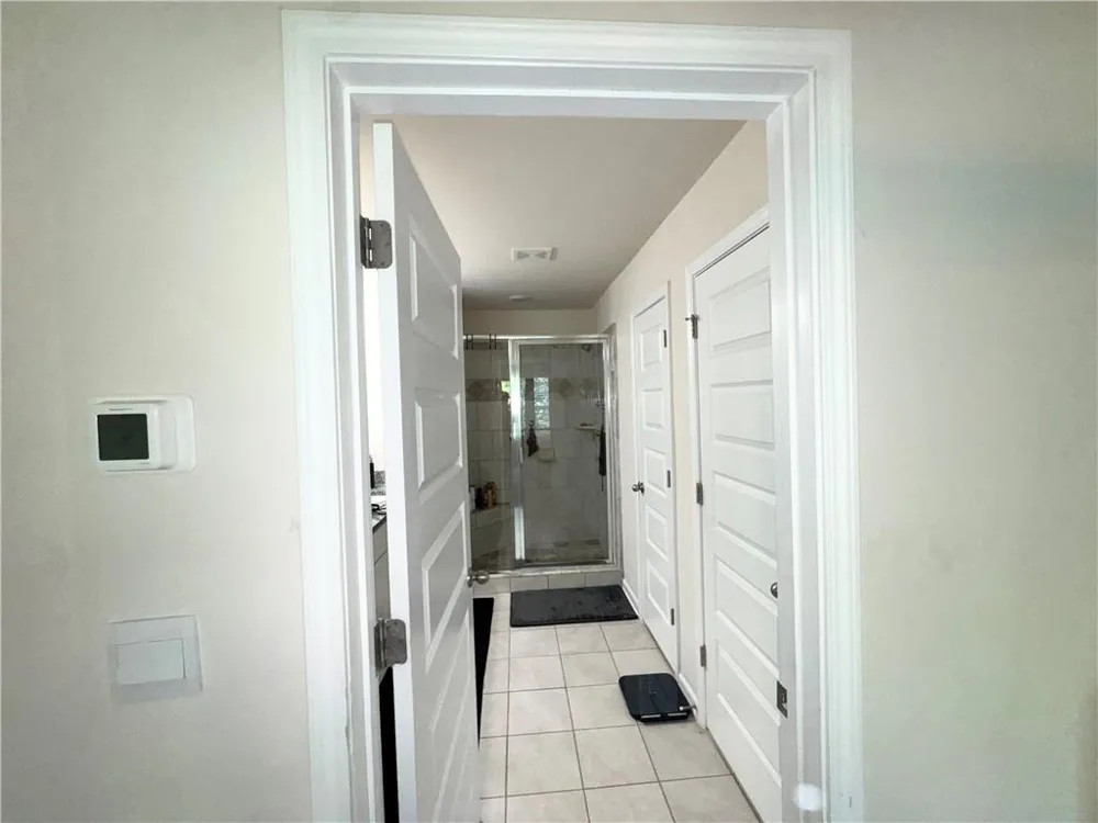 3025 Westpoint Circle Snellville, GA 30078
