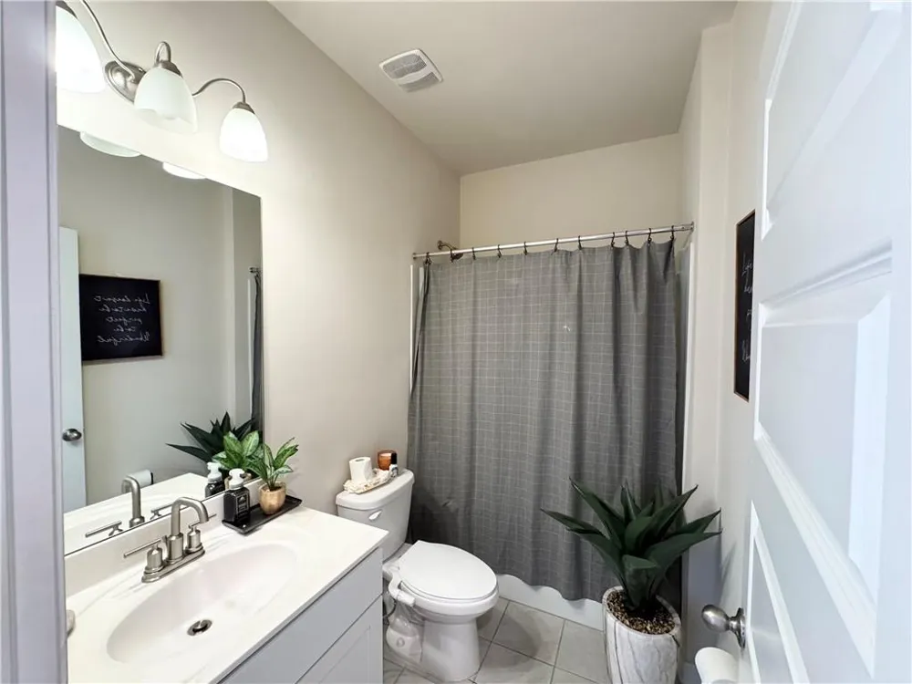 3025 Westpoint Circle Snellville, GA 30078