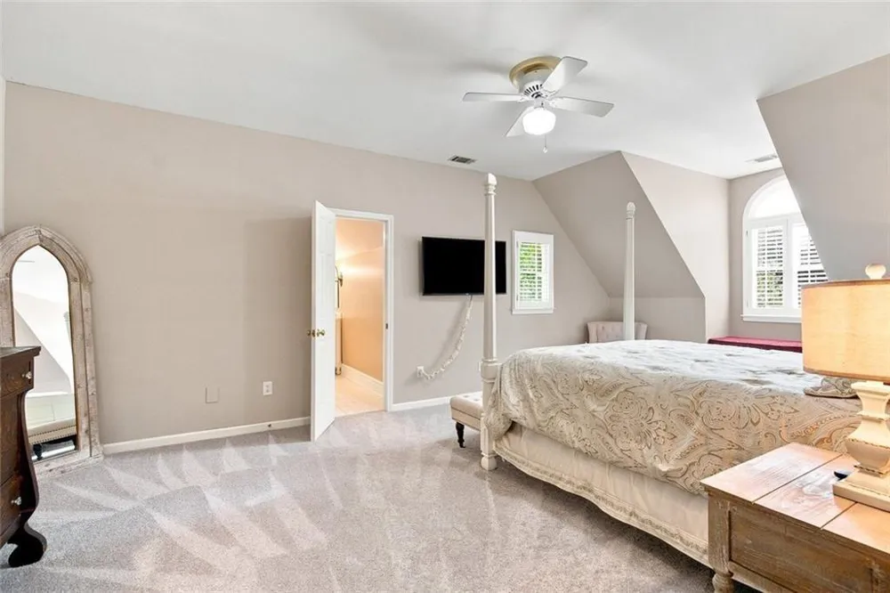 7560 Bridgegate Court Sandy Springs, GA 30350
