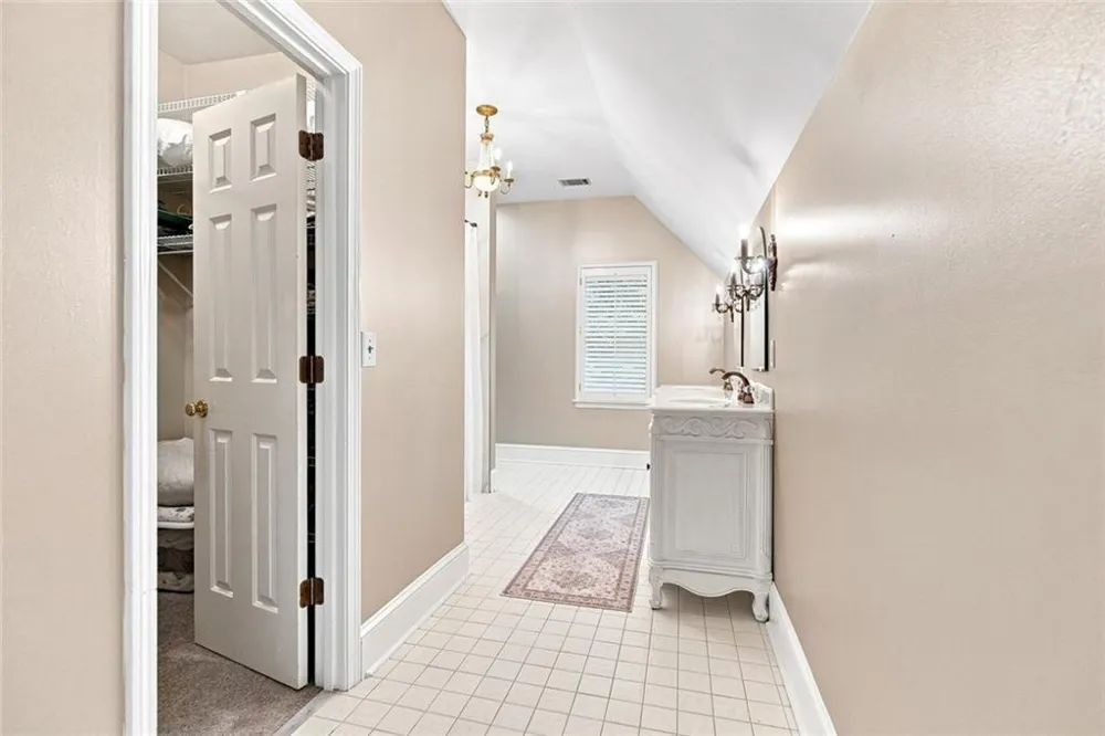 7560 Bridgegate Court Sandy Springs, GA 30350