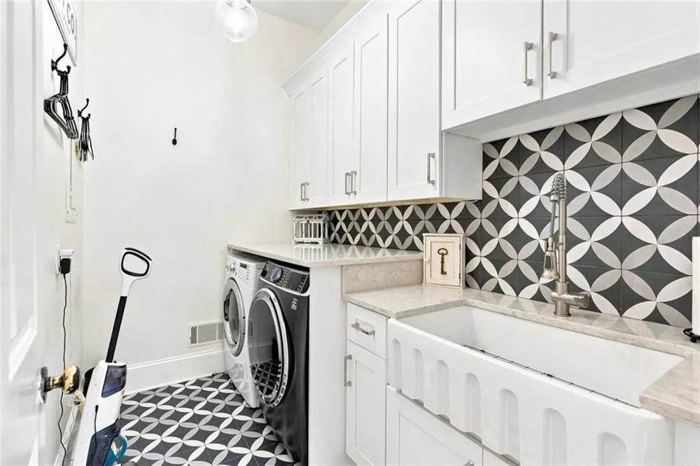 7560 Bridgegate Court Sandy Springs, GA 30350