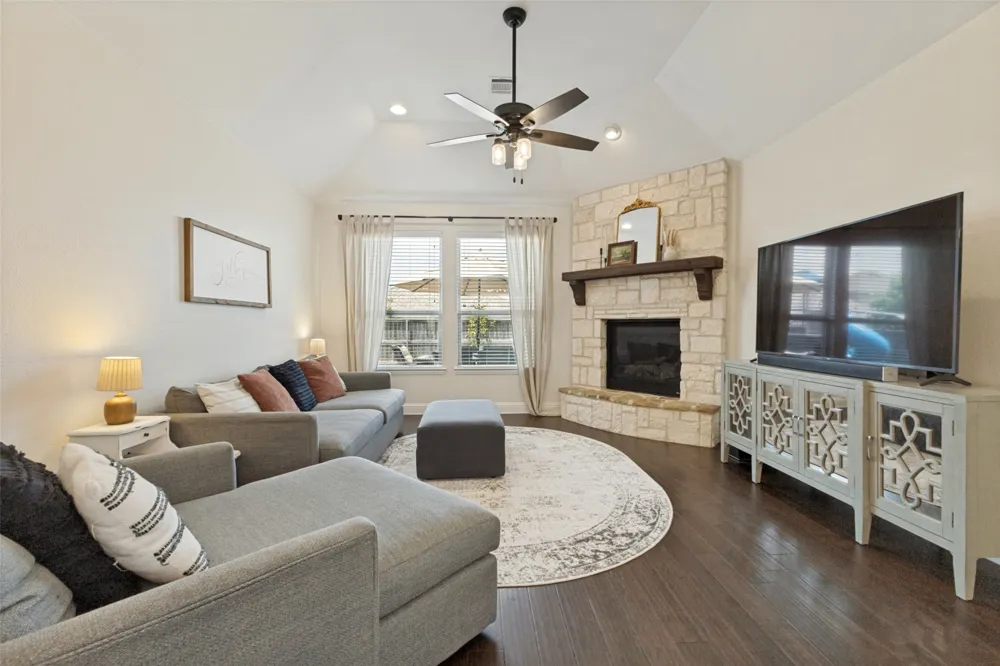 2124 Bishop Barrel Lane St Paul, TX 75098