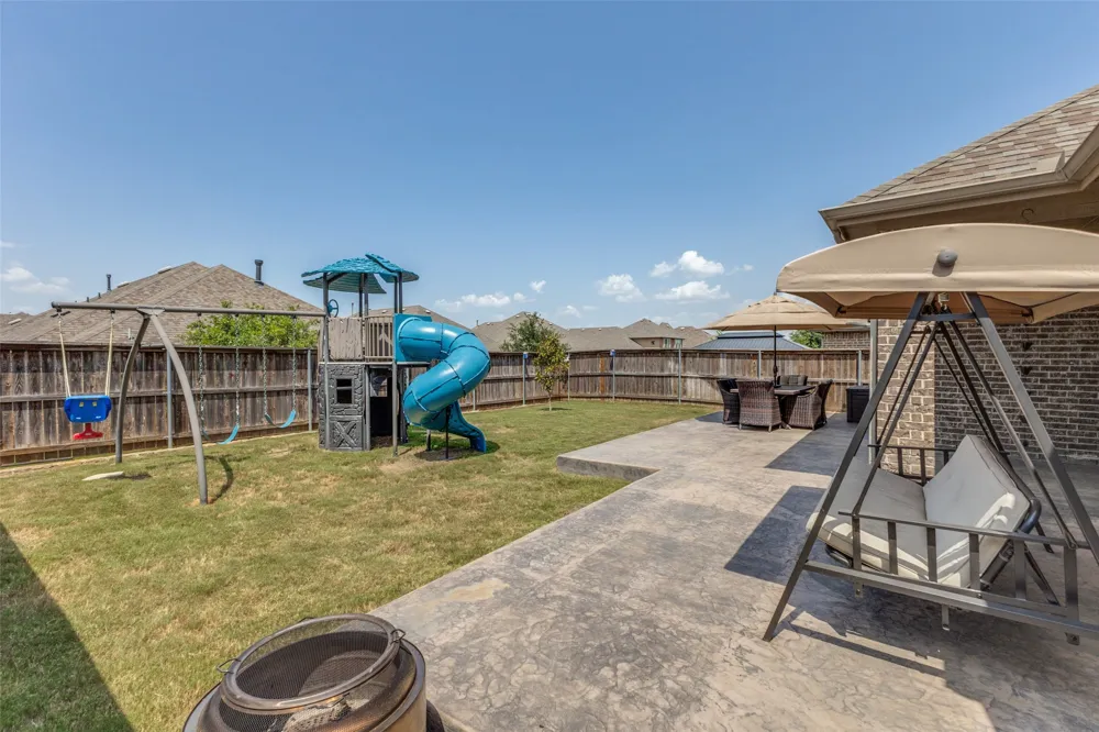 2124 Bishop Barrel Lane St Paul, TX 75098