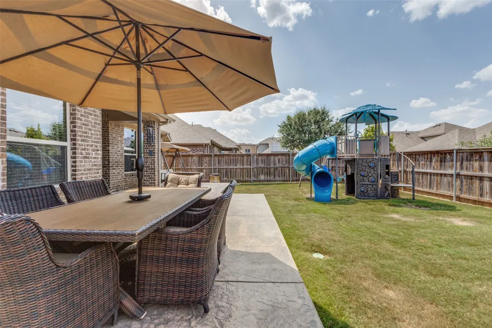 2124 Bishop Barrel Lane St Paul, TX 75098