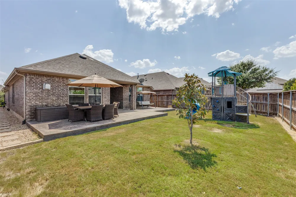 2124 Bishop Barrel Lane St Paul, TX 75098