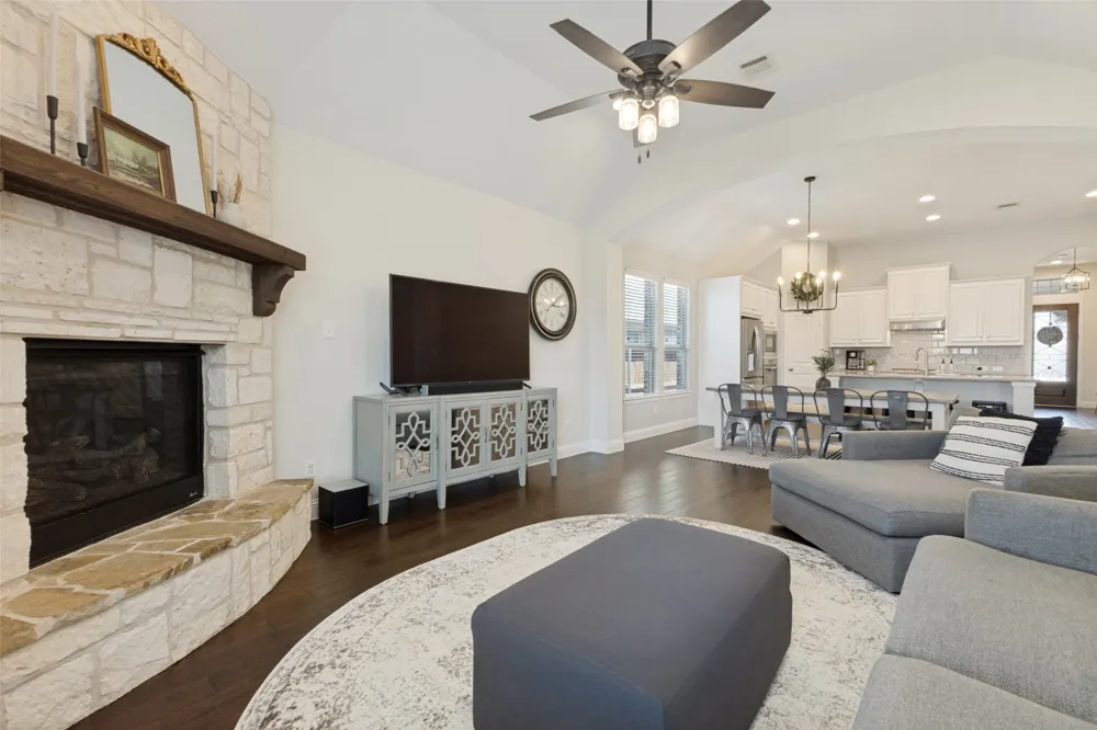 2124 Bishop Barrel Lane St Paul, TX 75098