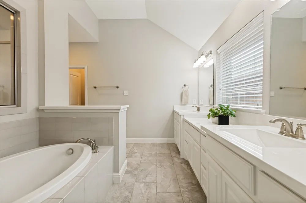2124 Bishop Barrel Lane St Paul, TX 75098
