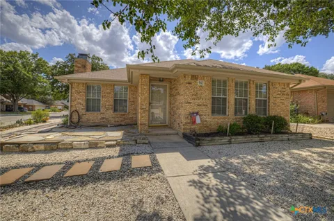 961 Woodrow Circle