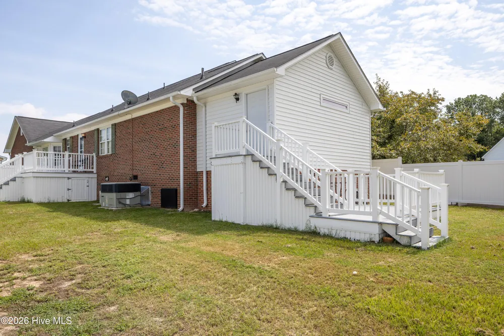 424 Cedar Lake Lane Clinton, NC 28328