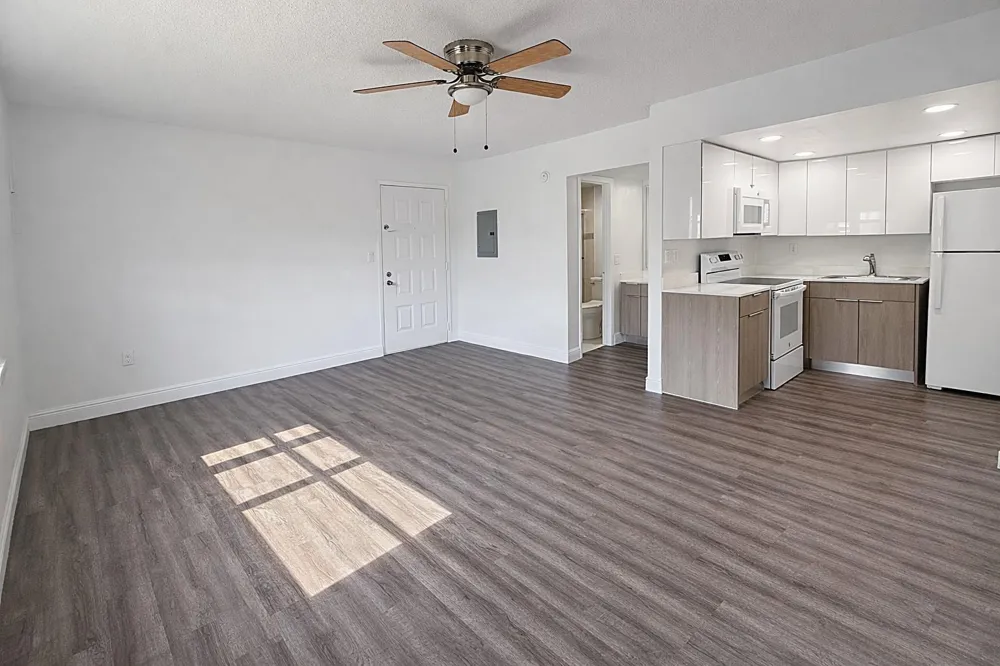 17350 NW 68th Avenue #400-402A Hialeah, FL 33015