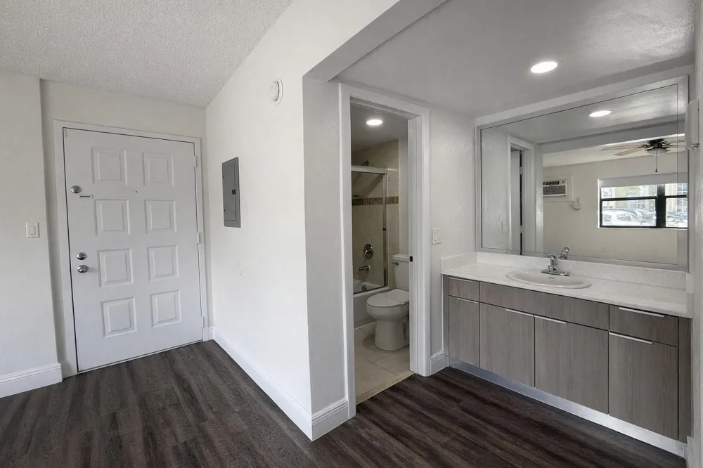 17350 NW 68th Avenue #400-402A Hialeah, FL 33015