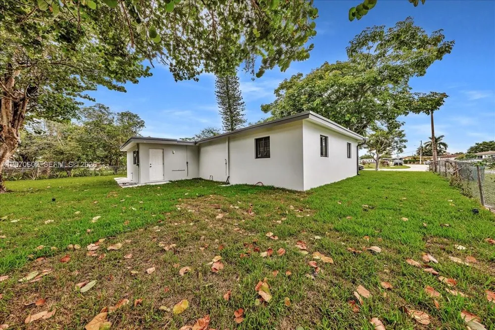 2910 NW 175th St Miami Gardens, FL 33056