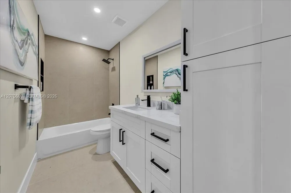 2910 NW 175th St Miami Gardens, FL 33056