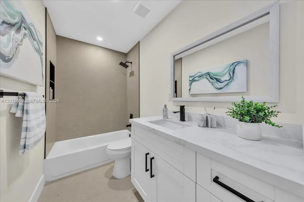 2910 NW 175th St Miami Gardens, FL 33056