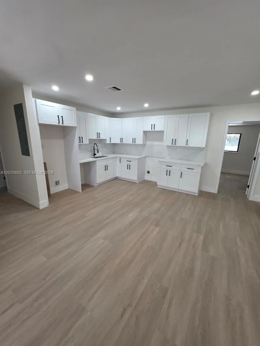2910 NW 175th St Miami Gardens, FL 33056