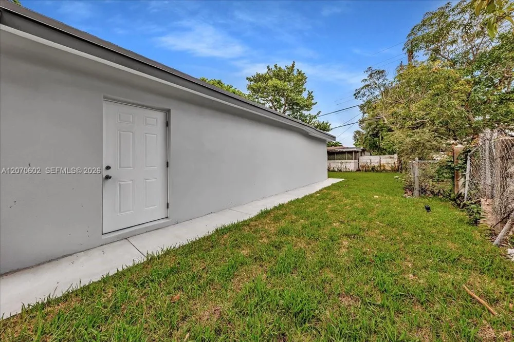 2910 NW 175th St Miami Gardens, FL 33056