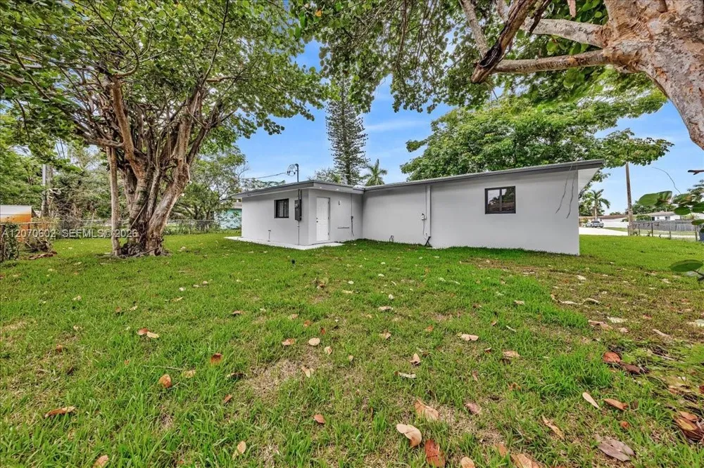 2910 NW 175th St Miami Gardens, FL 33056