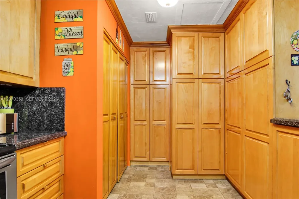 7690 NW 16th Ct Pembroke Pines, FL 33024