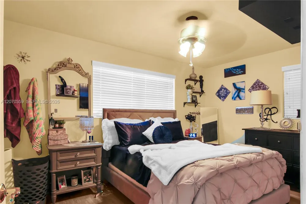 7690 NW 16th Ct Pembroke Pines, FL 33024