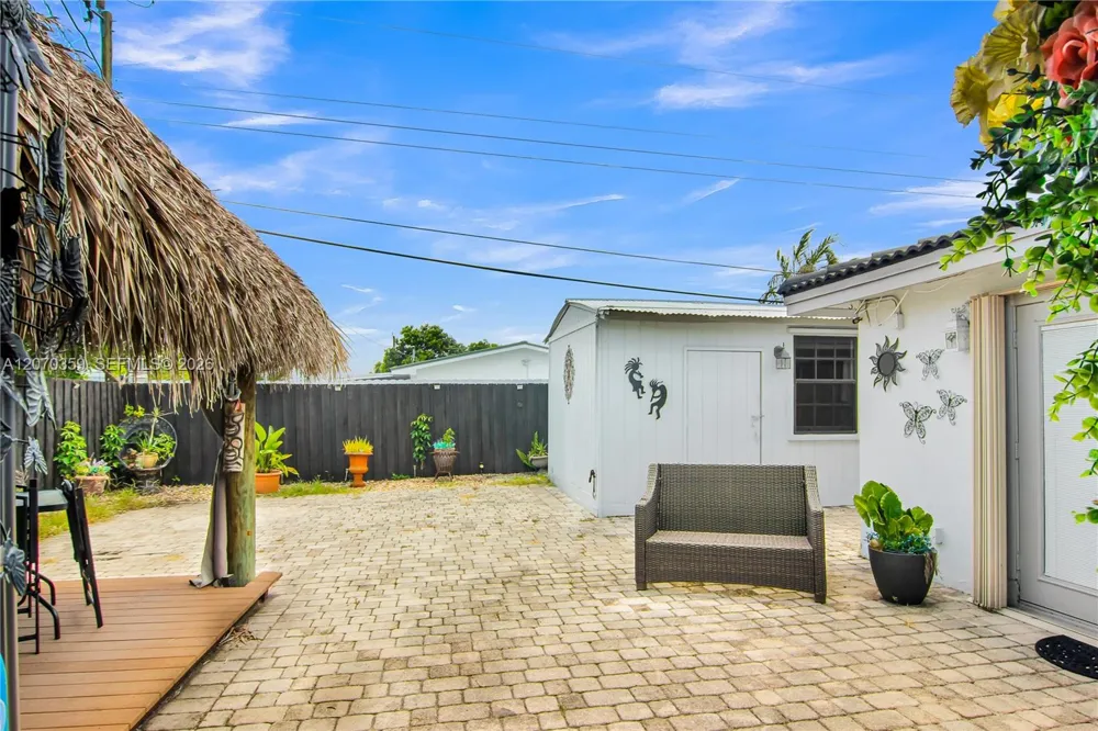 7690 NW 16th Ct Pembroke Pines, FL 33024