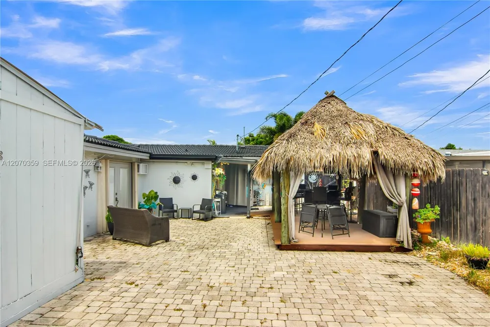 7690 NW 16th Ct Pembroke Pines, FL 33024