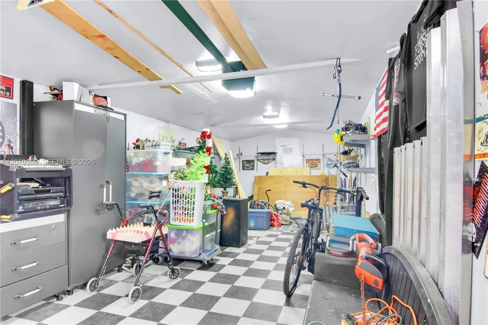 7690 NW 16th Ct Pembroke Pines, FL 33024