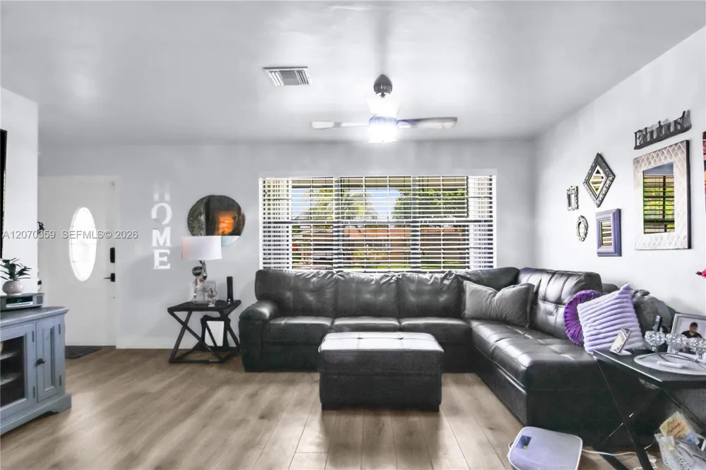7690 NW 16th Ct Pembroke Pines, FL 33024