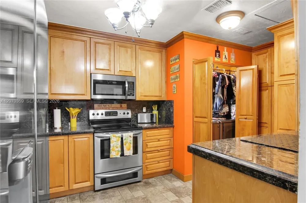 7690 NW 16th Ct Pembroke Pines, FL 33024