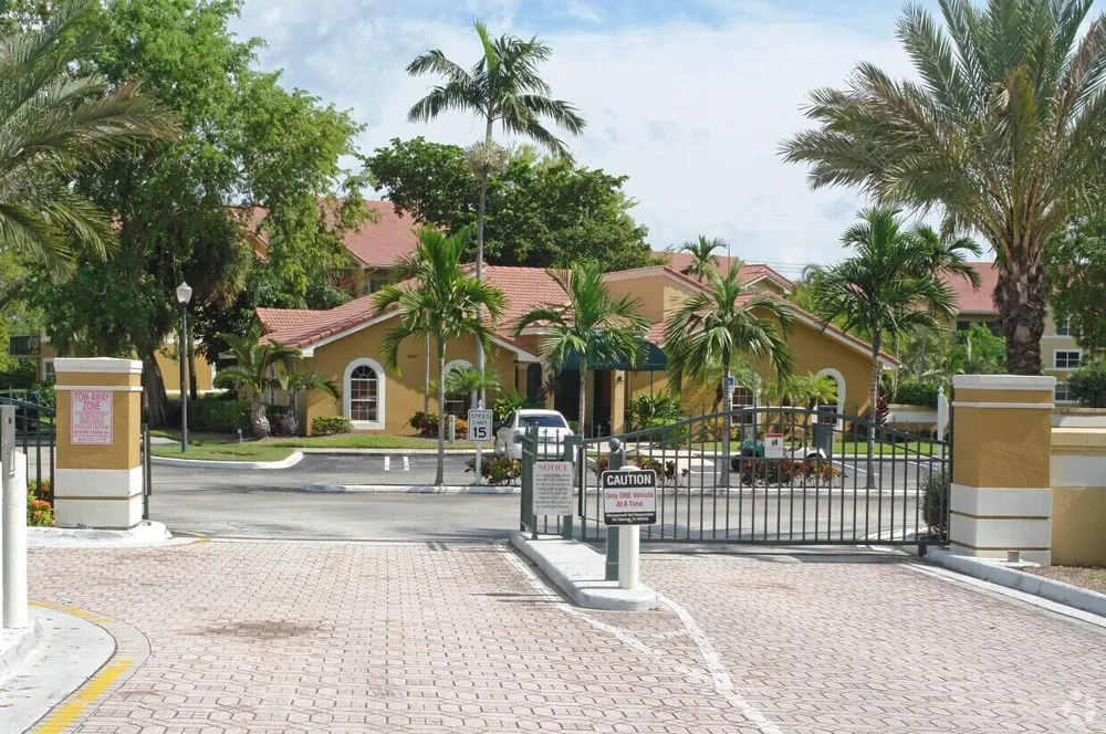 8977 Wiles Road #203 Coral Springs, FL 33067
