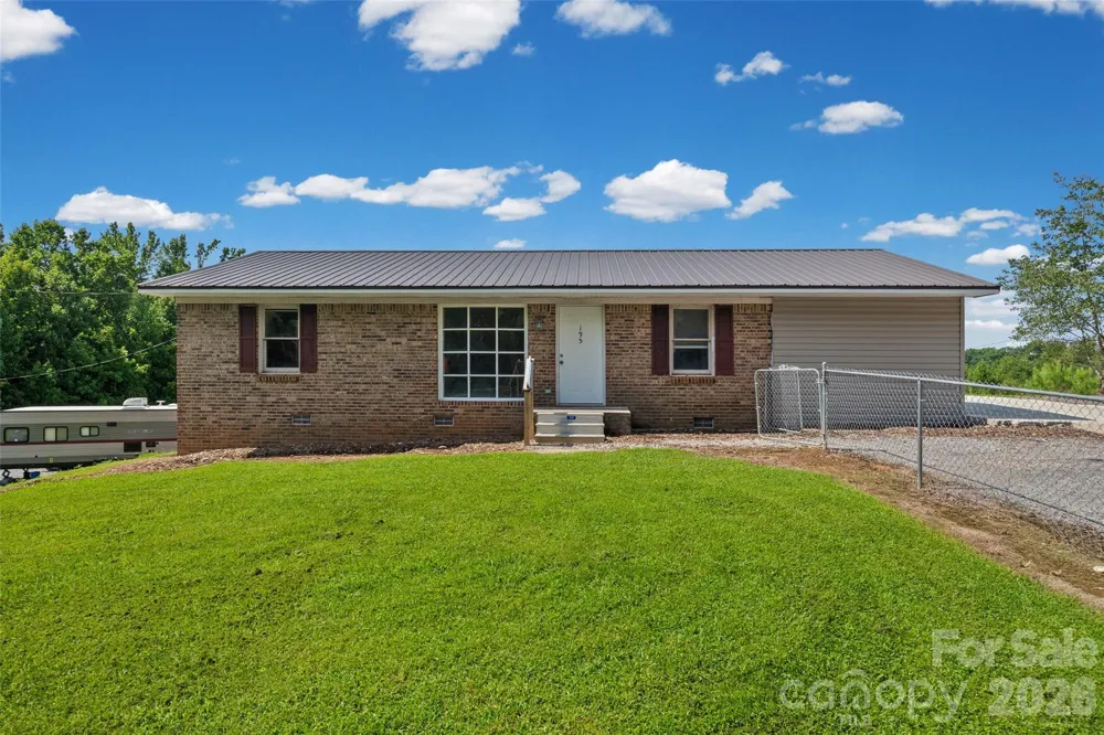 195 Moda Road Blacksburg, SC 29702