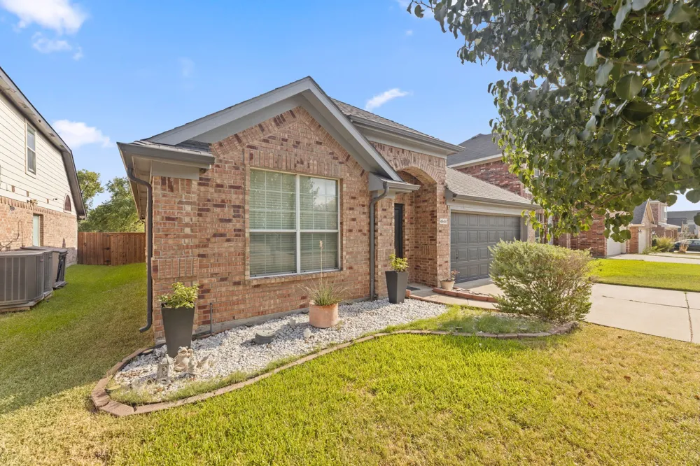 4849 Summer Oaks Lane Fort Worth, TX 76123