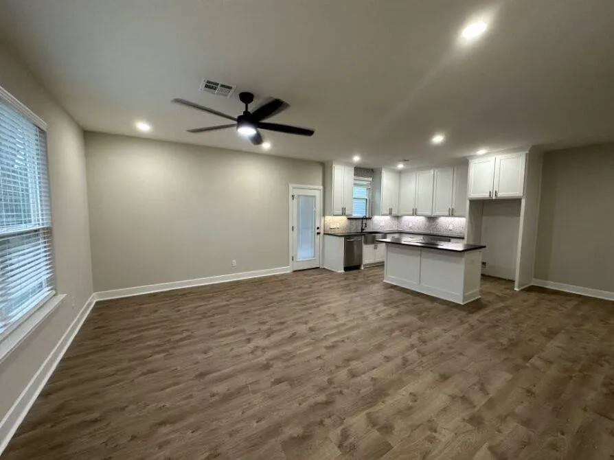 914 W Baker Street Denison, TX 75020
