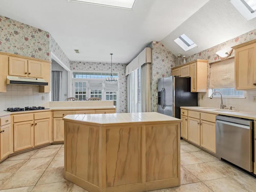 2107 Avenue K Nederland, TX 77627