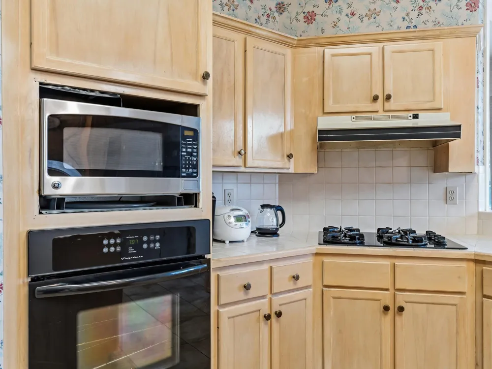 2107 Avenue K Nederland, TX 77627