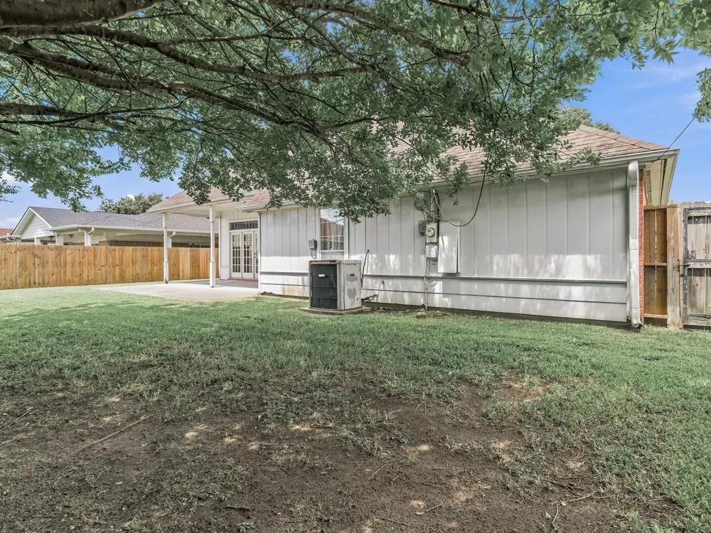 2107 Avenue K Nederland, TX 77627