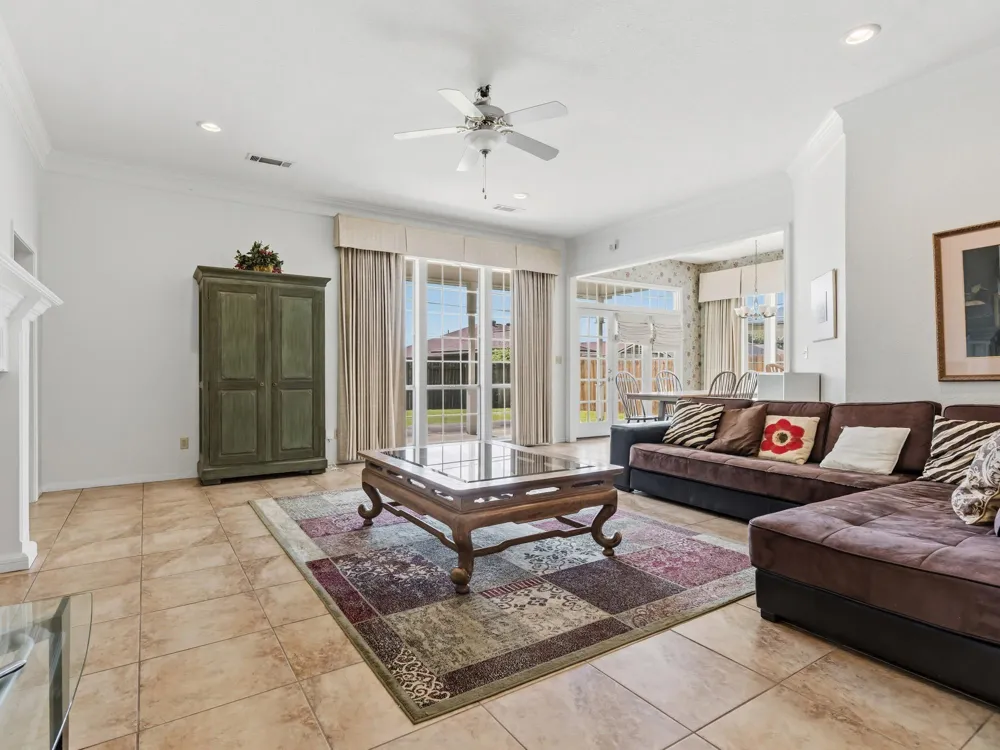 2107 Avenue K Nederland, TX 77627