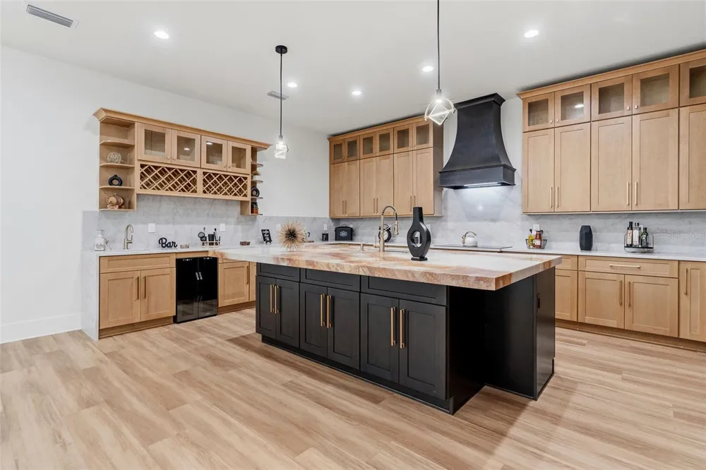 2914 W WALNUT STREET Tampa, FL 33607