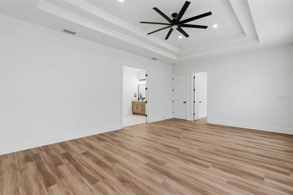2914 W WALNUT STREET Tampa, FL 33607
