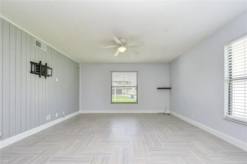 1224 RAINBROOK CIRCLE Valrico, FL 33596