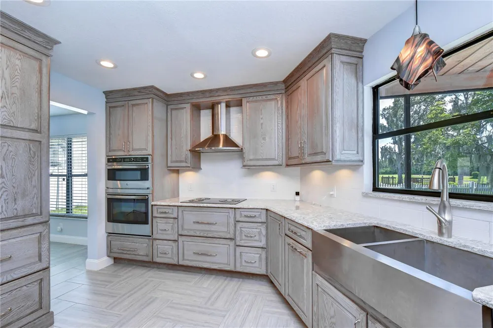 1224 RAINBROOK CIRCLE Valrico, FL 33596