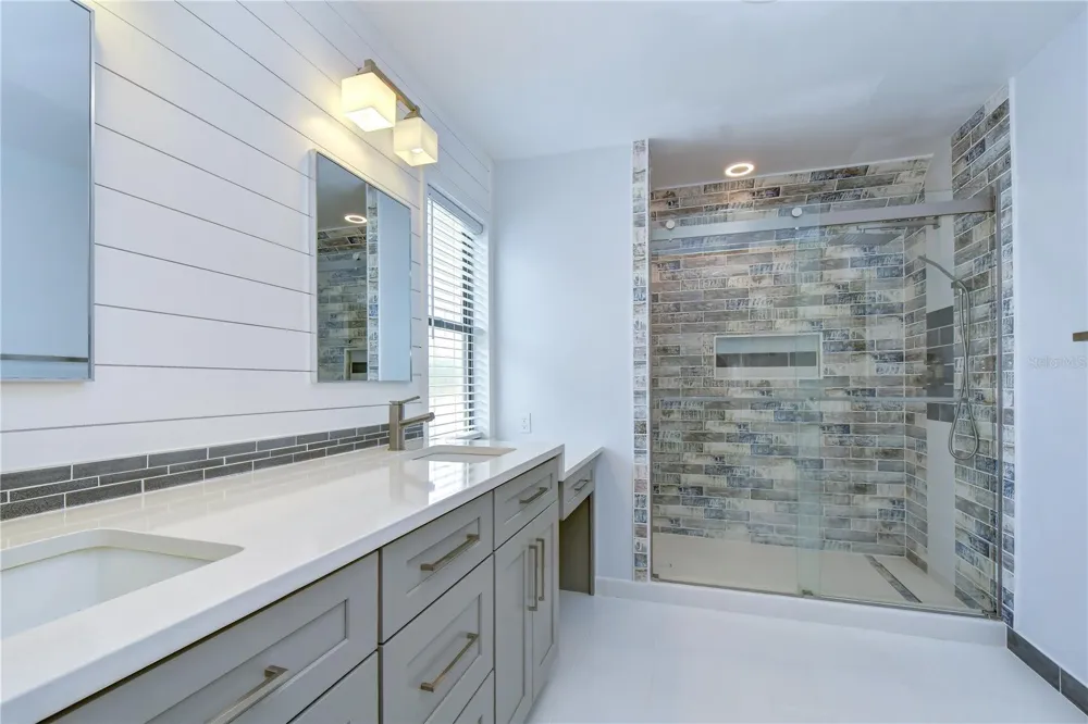 1224 RAINBROOK CIRCLE Valrico, FL 33596