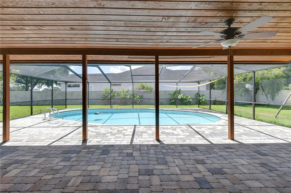 1224 RAINBROOK CIRCLE Valrico, FL 33596