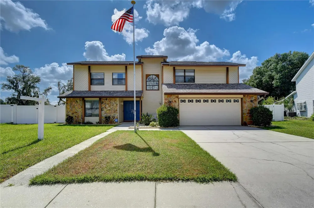 1224 RAINBROOK CIRCLE Valrico, FL 33596